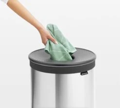 Brabantia Wasmand - 60 L - Matt Steel Met Kunststof Deksel -Schoonmaakartikelen Winkel 1200x1081 1