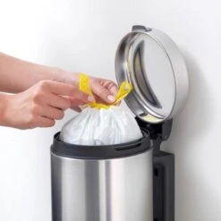 Brabantia NewIcon Wandprullenbak - 3 L - Matt Steel 32 Brabantia NewIcon Wandprullenbak - 3 L - Matt Steel -Schoonmaakartikelen Winkel 1200x1200 537