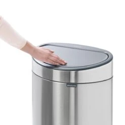 Brabantia Touch Bin Prullenbak - 40 L - Matt Steel Fingerprint Proof -Schoonmaakartikelen Winkel 1200x1200 632