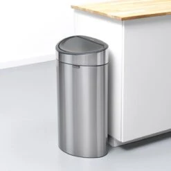 Brabantia Touch Bin Prullenbak - 40 L - Matt Steel Fingerprint Proof -Schoonmaakartikelen Winkel 1200x1200 633