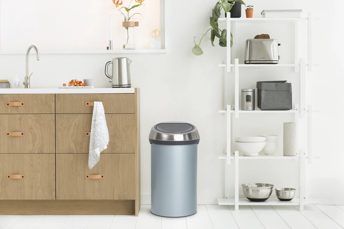Brabantia Touch Bin Prullenbak - 60 L - Metallic Mint / Matt Steel Fingerprint Proof Deksel 5 Brabantia Touch Bin Prullenbak - 60 L - Metallic Mint / Matt Steel Fingerprint Proof Deksel - Afbeelding 3