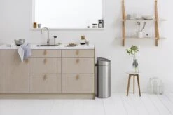 Brabantia Touch Bin Prullenbak - 40 L - Matt Steel Fingerprint Proof -Schoonmaakartikelen Winkel 1200x799 19