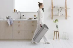 Brabantia Touch Bin Prullenbak - 40 L - Matt Steel Fingerprint Proof -Schoonmaakartikelen Winkel 1200x799 20