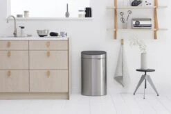 Brabantia Touch Bin Prullenbak - 40 L - Matt Steel Fingerprint Proof -Schoonmaakartikelen Winkel 1200x799 21