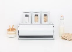 Brabantia Broodtrommel - Met Schuifdeksel - White -Schoonmaakartikelen Winkel 1200x867