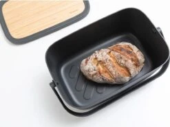 Brabantia Nic Broodtrommel - Met Bamboe Deksel - Dark Grey -Schoonmaakartikelen Winkel 1200x897