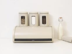 Brabantia Broodtrommel - Met Schuifdeksel - Soft Beige -Schoonmaakartikelen Winkel 1200x900 17