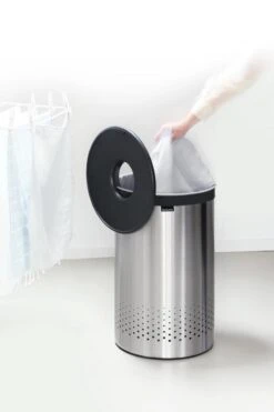 Brabantia Wasmand - 60 L - Matt Steel Met Kunststof Deksel -Schoonmaakartikelen Winkel 799x1200 6