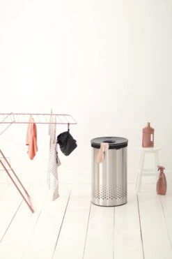 Brabantia Wasmand - 60 L - Matt Steel Met Kunststof Deksel -Schoonmaakartikelen Winkel 799x1200 8