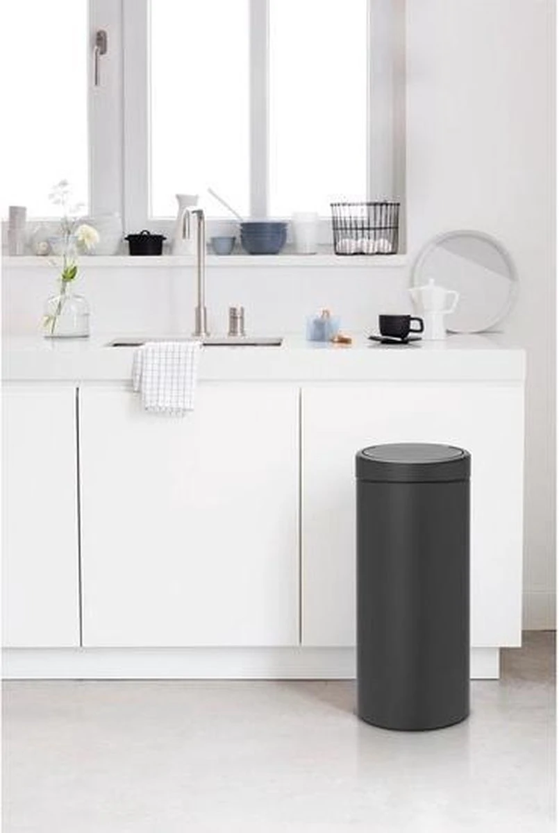 Brabantia Touch Bin Prullenbak - 30 L - Mineral Infinite Grey 5 Brabantia Touch Bin Prullenbak - 30 L - Mineral Infinite Grey - Afbeelding 3